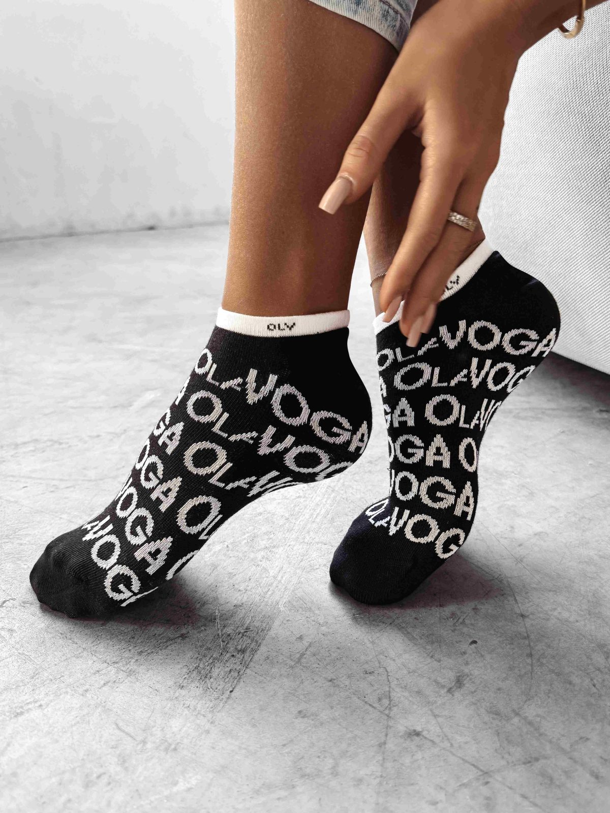 OLAVOGA VELVESS ZOKNI