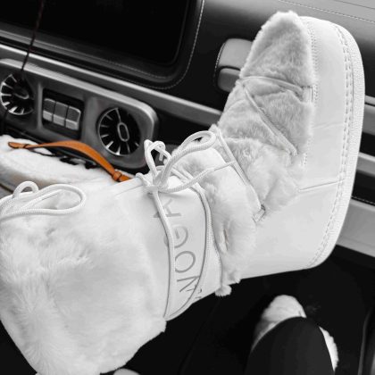 OLAVOGA WENUS CSIZMA